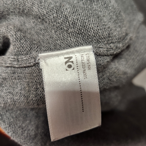 Old Navy Gray & Orange Argyle Vneck Sweater - Picture 4 of 10